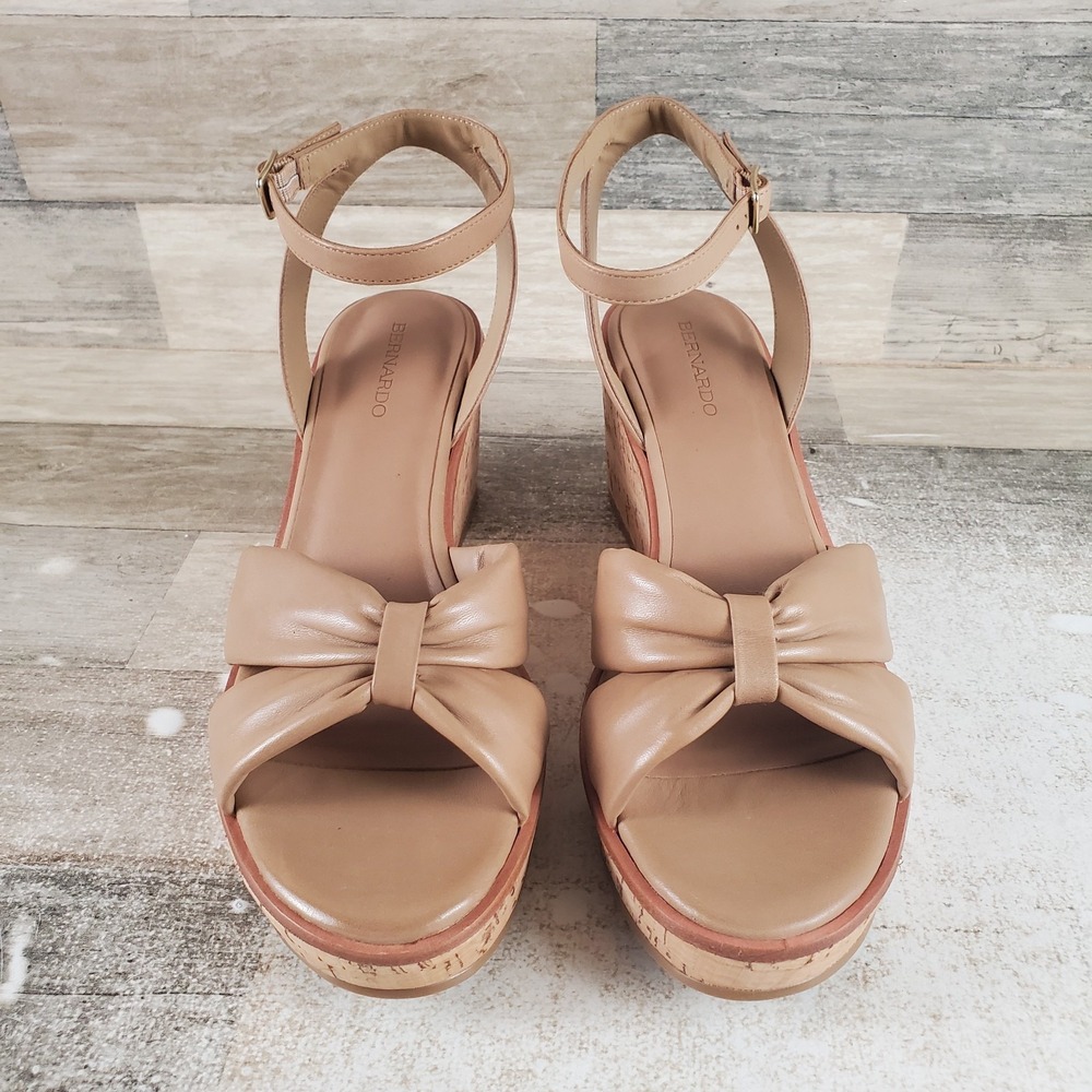 Bernardo Kearny Womens Wedge Sandals Sz 11 M Nude Leather Ankle Strap Open Toe - Picture 2 of 10